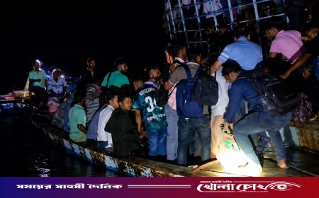 পদ্মার চরে আটকা পড়ল লঞ্চ, যেভাবে উদ্ধার ৮৫ জন যাত্রী