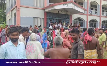 ফরিদপুরে শিক্ষার্থীদের সংঘর্ষের জেরে প্রধান শিক্ষকের পদত্যাগ দাবি; প্রশাসনের হস্তক্ষেপে পরিস্থিতি শান্ত