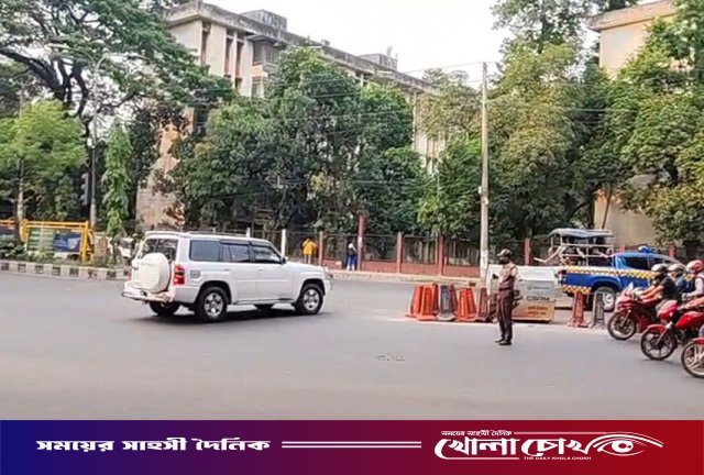 আইনের কথা বলে নিজেই আইন ভাঙলেন ডিএমপি কমিশনার