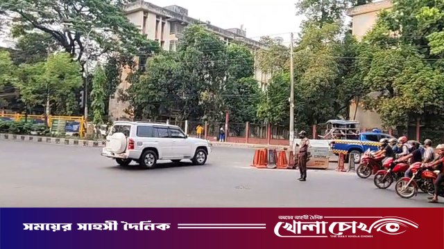আইনের কথা বলে নিজেই আইন ভাঙলেন ডিএমপি কমিশনার
