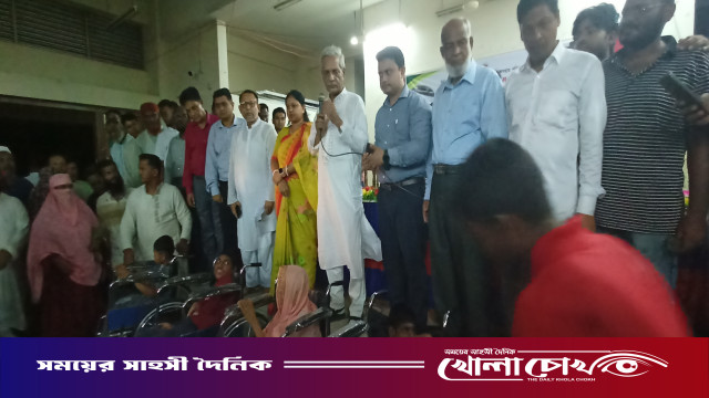 মাগুরার মহম্মদপুরে সংস্কৃতিমন্ত্রীর মতবিনিময় ও সহায়তা সামগ্রী বিতরণ