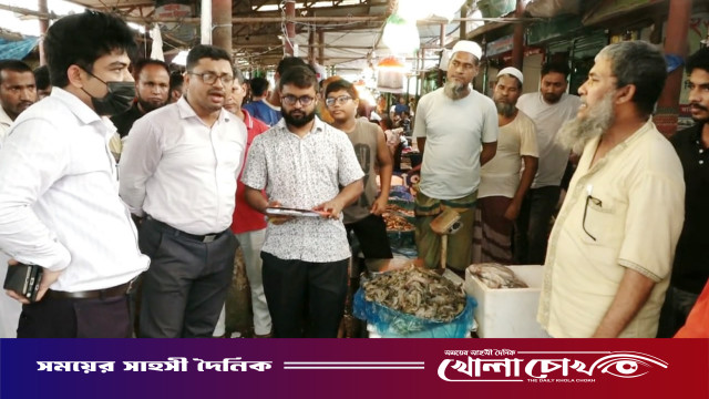 নোয়াখালীতে ১৪২ কেজি জেলি মিশ্রিত চিংড়ি জব্দ, দুই ব্যবসায়ীকে জরিমানা