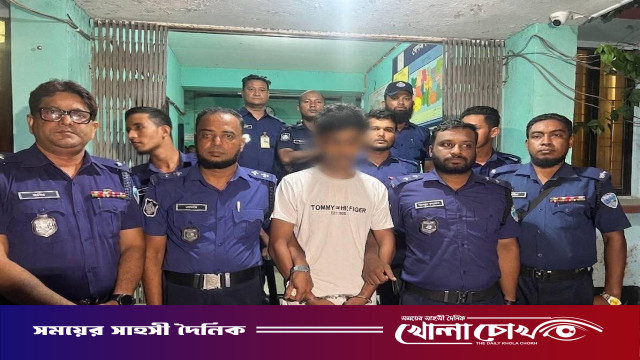 নোয়াখালীতে চেকেপোস্টে তিনটি বিদেশী পিস্তল-গুলিসহ কিশোর আটক