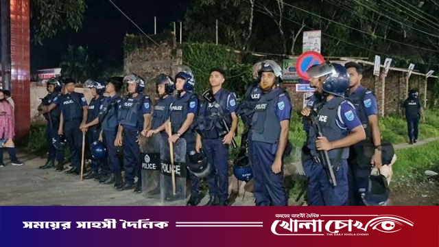 মাদারীপুরে হত্যা মামলার আসামি ছিনতাইয়ের চেষ্টা-থানা ঘেরাও, গ্রেপ্তার ৭