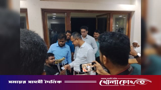 একটি কৃত্রিম পায়ের অপেক্ষায় বিদেশফেরত সবুজের নতুন জীবনের স্বপ্ন