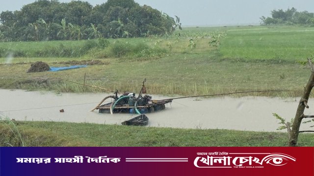 সরকারি খাল থেকে ড্রেজারে বালু উত্তোলন: সদরপুরে ৫০ হাজার টাকা জরিমানা