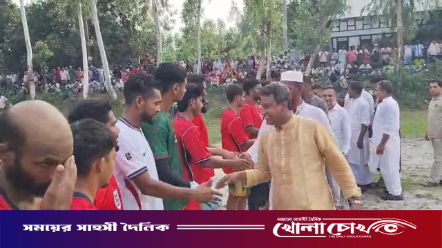 শ্রীনগরে সমসাবদ প্রিমিয়ারলীগ ফুটবল ও ইয়াসমিন দেলোয়ার মর্ডাণ হাসপাতাল ক্রিকেট টুনামেন্টের ফাইনাল খেলা অনুষ্ঠিত
