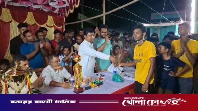 শ্রীনগরে আলোর দিশারী সংঘের আয়োজন আজেন্টিনা বনাম ব্রাজিল দলের ফুটবল খেলা অনুষ্ঠিত
