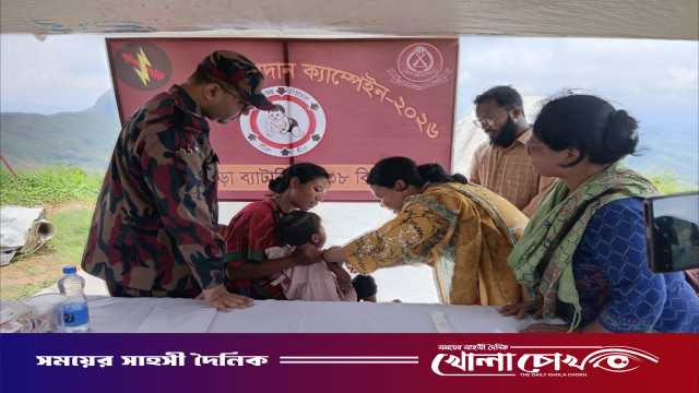পাহাড়ে হামের প্রাদুর্ভাব এলাকায় বিজিবি ও স্বাস্থ্য বিভাগের যৌথ ফ্রি মেডিকেল ক্যাম্পেইন