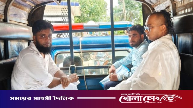 ফেসবুক গ্রুপের সূত্রে ছাত্রাবাসে আসা ৫ যুবককে আটক