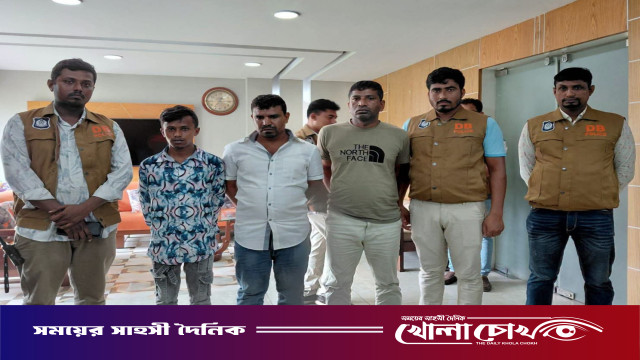 নওগাঁয় শয়তানের নিঃশ্বাসে’ সম্মোহিত করে স্বর্ণ-টাকা লুট: পুলিশের অভিযানে আন্তঃজেলা চক্রের ৩ সদস্য টাঙ্গাইল থেকে গ্রেফতার