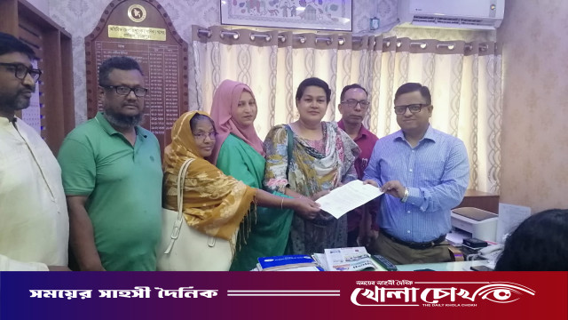 ফরিদপুরের প্রধান সড়ক ধুলামুক্ত ও সরকারি পুকুর সৌন্দর্য বৃদ্ধির দাবিতে মানববন্ধন ও স্মারকলিপি