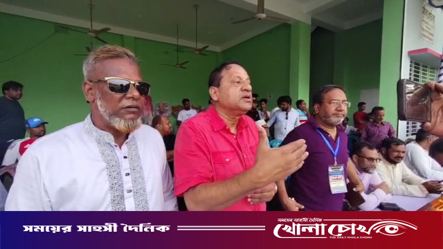 মুন্সীগঞ্জ-ঢাকা সীমান্তবর্তী মুন্সীনগর প্রগতি সংঘের আয়োজনে গোল্ডকাপ ফুটবল খেলা অনুষ্ঠিত