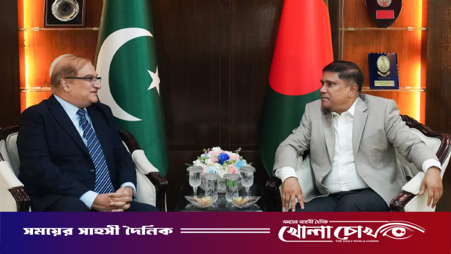 প্রধানমন্ত্রীর প্রতিরক্ষা উপদেষ্টার সঙ্গে পাকিস্তানের হাইকমিশনারের সাক্ষাৎ