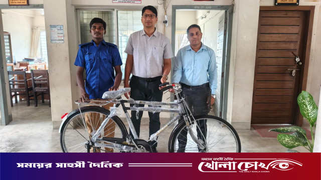 বালিয়াকান্দিতে ৬৬ জন গ্রাম পুলিশের মাঝ পোশাক সামগ্রী ও বাইসাইকেল বিতরণ