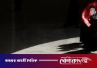 খামেনির জানাজায় প্রতিশোধের লাল পতাকা
