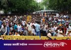 দিল্লিতে শিক্ষার্থী-পুলিশ সংঘর্ষে আহত ১৮০, আন্দোলন চালিয়ে যাওয়ার ঘোষণা