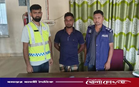 দৌলতপুরে অস্ত্র, গুলি ও ইয়াবাসহ যুবক আটক
