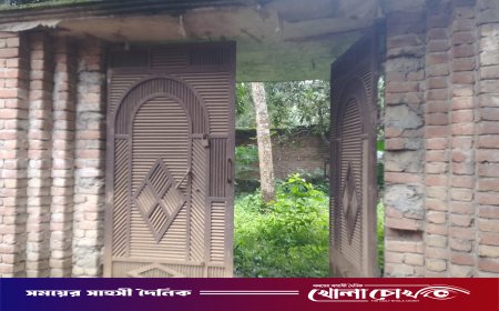 দৌলতপুরে প্রবাসীর বাড়িতে চুরি ও ভাঙচুর, প্রতিবেশীর বিরুদ্ধে থানায় অভিযোগ