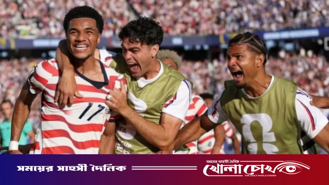 বসনিয়াকে উড়িয়ে শেষ ষোলোয় ১০ জনের যুক্তরাষ্ট্র