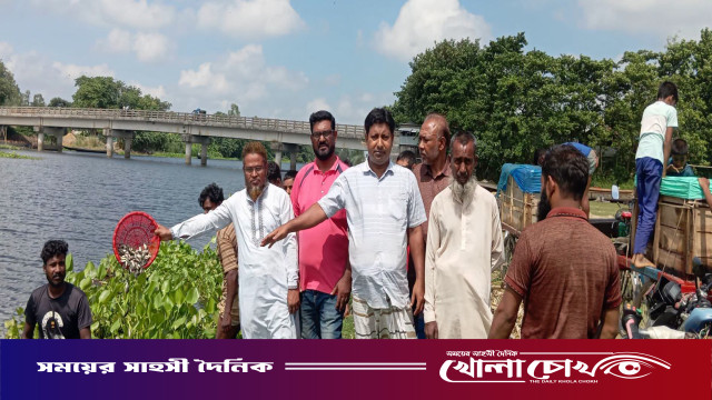 আত্রাইয়ে উন্মুক্ত জলাশয়ে নিজস্ব উদ্যোগে ২ মেট্রিক টন পোনা মাছ ছাড়লেন প্রধান শি: আব্দুল জলিল