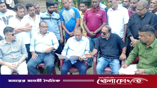 নৃশংস হত্যাকাণ্ডে শোকের ছায়া: সুমনের বাড়িতে সাবেক এমপি খন্দকার নাসিরুল ইসলাম, দোষীদের দ্রুত বিচারের দাবি