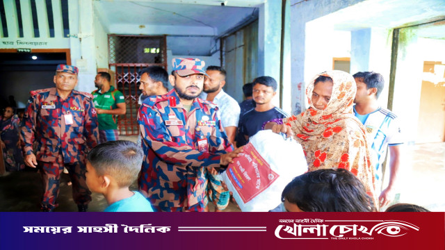 পাহাড় ধসে আশ্রয়হীন মানুষের পাশে ৪১ বিজিবি: দুর্গতদের মুখে হাসি ফোটাল ওয়াগ্গাছড়া জোন
