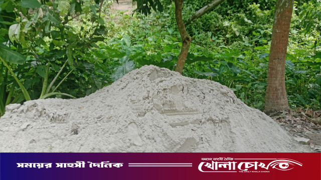 কবরস্থানে যাওয়ার পথ তৈরির নামে পানি উন্নয়ন বোর্ডের জায়গা দখলের অভিযোগ