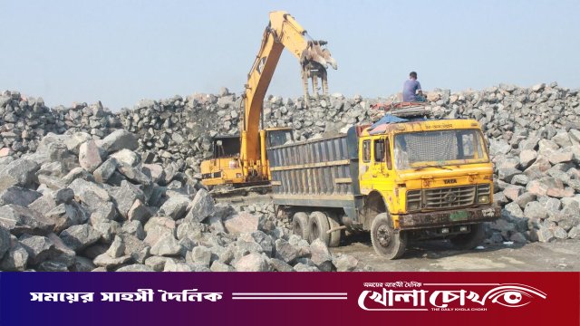 দিনাজপুরের মধ্যপাড়া খনি থেকে ফের পাথর উত্তোলন শুরু