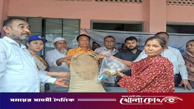 আলীকদমে ২৮৫টি বন্যাকবলিত পরিবারের মাঝে ত্রাণ বিতরণ