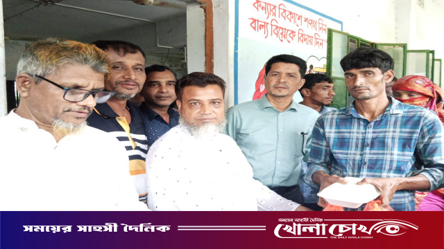 কাপ্তাইয়ে পাহাড় ধসে ক্ষতিগ্রস্ত ২৫০ পরিবারের পাশে তাঁতী দল নেতা আফসার উদ্দিন