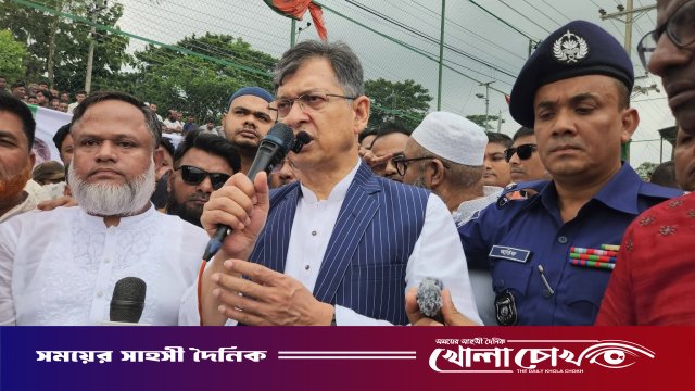 বন্যার সময় আসতে না পারায় এলাকাবাসীর কাছে ক্ষমা চাইলেন স্বরাষ্ট্রমন্ত্রী