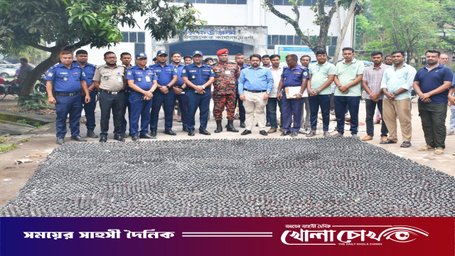 নওগাঁয় ১৬ হাজারের অধিক ফেন্সিডিল ধ্বংস করলো প্রশাসন