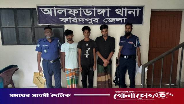 সাবেক সংসদ সদস্য মনজুর হোসেনের বাড়িতে চুরি: একদিনেই মালামাল উদ্ধার, তিনজন গ্রেপ্তার