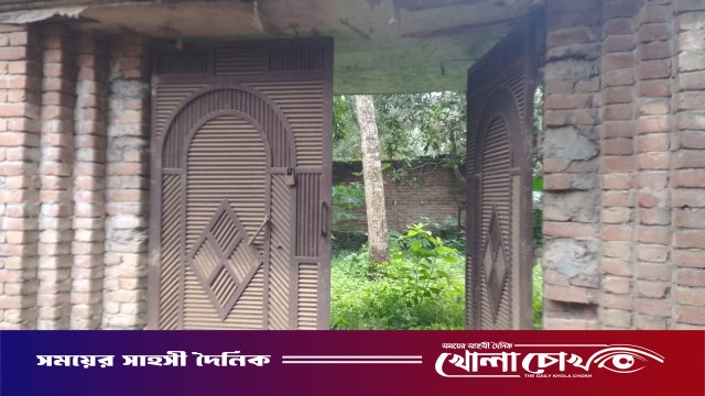 দৌলতপুরে প্রবাসীর বাড়িতে চুরি ও ভাঙচুর, প্রতিবেশীর বিরুদ্ধে থানায় অভিযোগ