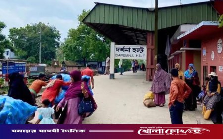 সন্তানকে স্টেশনে রেখে ট্রেনের নিচে ঝাঁপ দিলেন মা