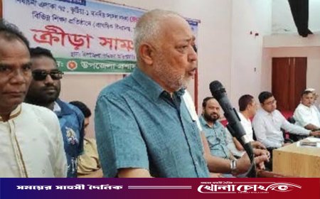 দৌলতপুরে বিভিন্ন শিক্ষাপ্রতিষ্ঠানে ফুটবলসহ ক্রীড়া সামগ্রী বিতরণ