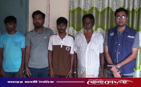 দৌলতপুরে জুয়ার আসরে পুলিশের অভিযান, ৫ জুয়াড়ি আটক