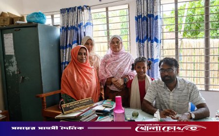পেটের দায়ে থামল শৈশব: শিক্ষকের দেওয়া ১০ টাকার দুল স্মৃতিতে নিয়ে ঢাকার পথে কেয়া-আয়শা