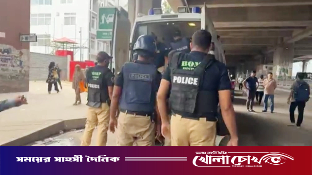 মিরপুরে মেট্রো স্টেশনের ভেতরে বোমা-সদৃশ বস্তু উদ্ধার