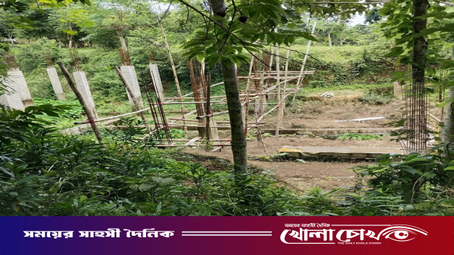 কাপ্তাইয়ে সংরক্ষিত বনে বহুতল ভবন নির্মাণে বন বিভাগের বাধা: ভিন্নখাতে প্রবাহের অপচেষ্টার অভিযোগ