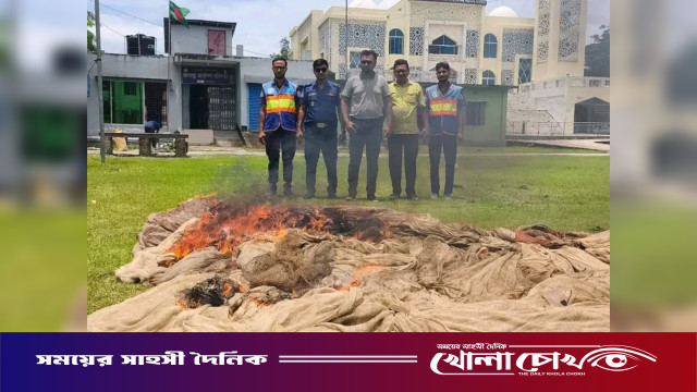 জিয়ানগরে যৌথ অভিযানে বলেশ্বর নদী থেকে ৩টি অবৈধ বাঁধা জাল জব্দ