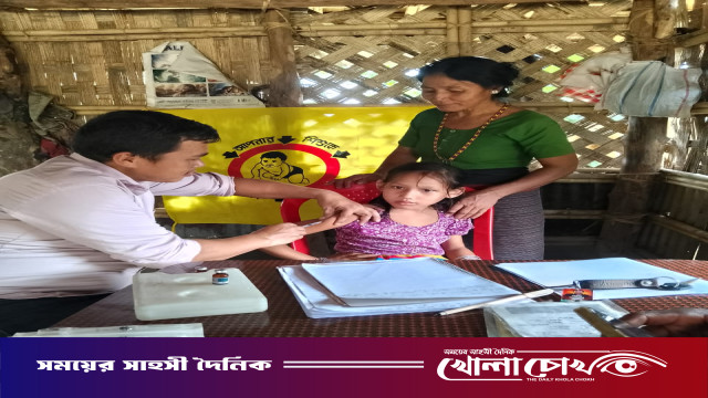 রুমায় আউটরিচ মেডিকেল ক্যাম্পে ১ম দিনে স্বাস্থ্যসেবা পেলেন ৪৬৫ জন।