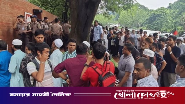 প্রথম দিনেই জুলাই স্মৃতি জাদুঘরে ভিড়, শেষ ৯০০ টিকিট