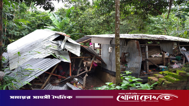বোয়ালমারীতে মামলা না তোলায় দুই সহোদরের বসতবাড়িতে হামলা-ভাঙচুর, নেপথ্যে ইউপি চেয়ারম্যান