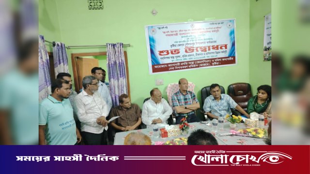 দৌলতপুরে গবাদিপশুর স্বাস্থ্য সুরক্ষা ও প্রাণিসম্পদ উন্নয়ন কর্মসূচির উদ্বোধন