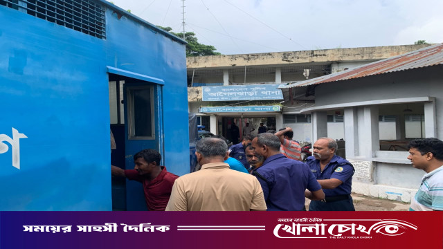 আগৈলঝাড়ায় ওসির নেতৃত্বে ৮০ পিস ইয়াবাসহ ছয়জন গ্রেপ্তার