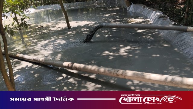 নগরকান্দায় ফসলি জমি থেকে অবৈধ ড্রেজারে বালু উত্তোলন, ঝুঁকিতে কৃষিজমি