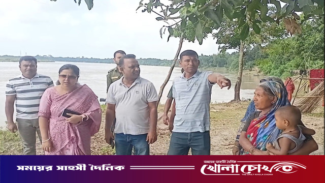 মহম্মদপুরে মধুমতীর তীব্র ভাঙন: হুমকির মুখে বসতভিটা ও ফসলি জমি, ইউএনওর পরিদর্শন