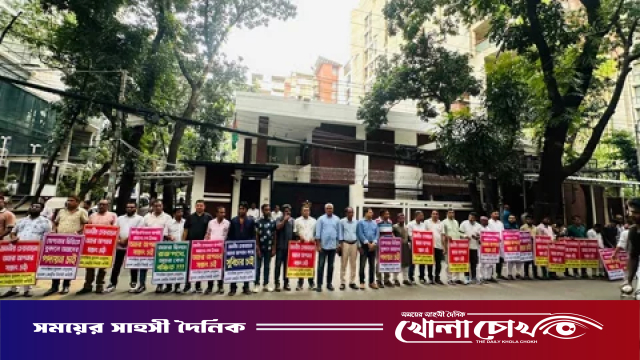বিএনপি চেয়ারম্যানের কার্যালয়ের সামনে যুবদলের পদবঞ্চিত নেতাদের মানববন্ধন